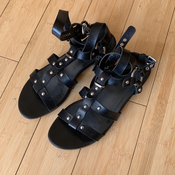 Stuart Weitzman On the Run Gladiator Sandal 7 1/2 - Picture 3 of 7